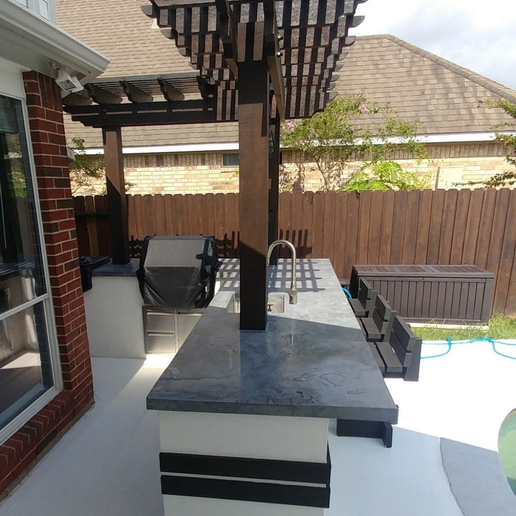 Company to build an Outdoor kitchen - Texas